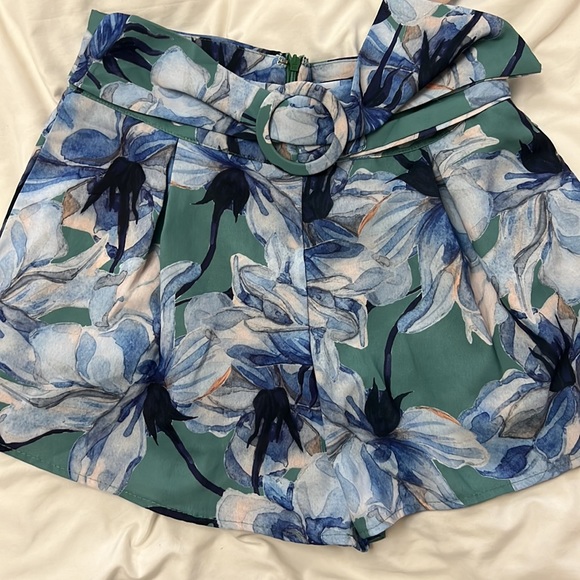 the cutest fashion nova set - Picture 2 of 5